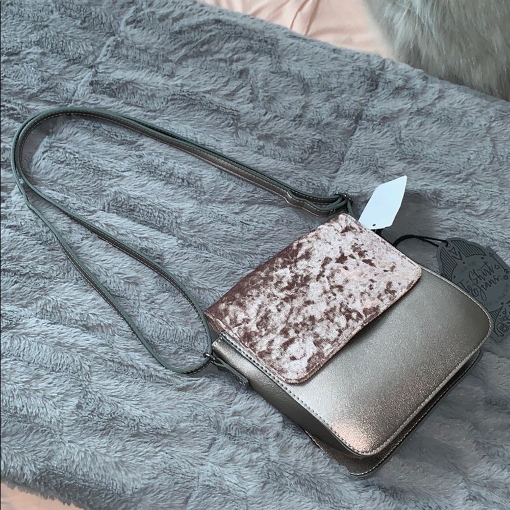 T-shirt and Jeans Blush Crossbody